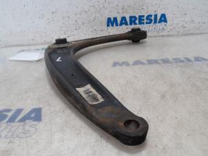 Gebruikte Draagarm onder links-voor Peugeot 5008 I (0A/0E) 1.6 HDiF 16V Prijs € 25,00 Margeregeling aangeboden door Maresia Parts