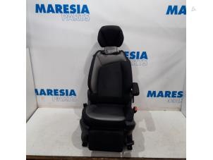 Gebruikte Voorstoel rechts Citroen C4 Spacetourer (3D/3E) 1.2 12V PureTech 130 Van Prijs € 420,00 Margeregeling aangeboden door Maresia Parts