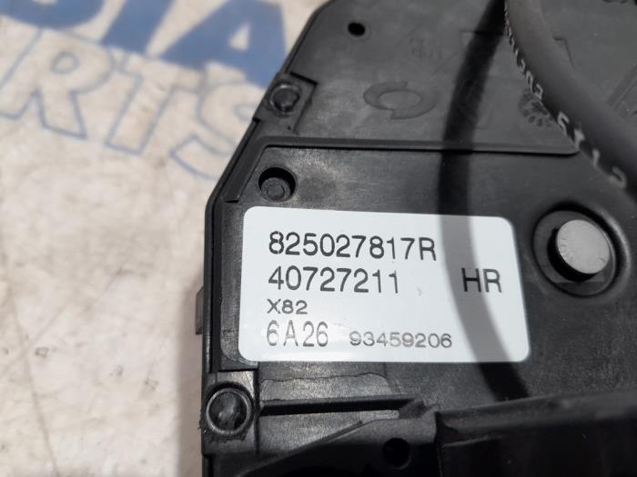 RENAULT Other Body Parts 825027817R 20461493 - Used parts online 
