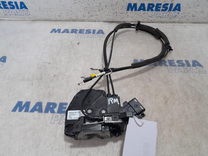 RENAULT Other Body Parts 825027817R 20461493 - Used parts online 