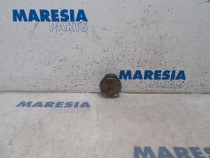 Gebruikte Zuiger Renault Captur (2R) 1.2 TCE 16V EDC Prijs € 50,00 Margeregeling aangeboden door Maresia Parts