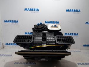 Gebruikte Chaufagebak Renault Trafic (1FL/2FL/3FL/4FL) 1.6 dCi 140 Twin Turbo Prijs € 299,00 Margeregeling aangeboden door Maresia Parts