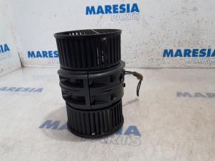 Gebruikte Aanjager Opel Vivaro 1.6 CDTi BiTurbo 125 Prijs € 78,65 Inclusief btw aangeboden door Maresia Parts