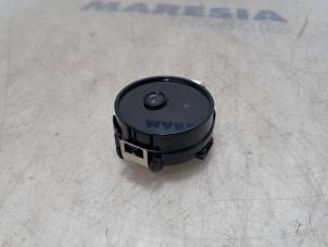 Gebruikte Sensor regen Opel Vivaro 1.6 CDTi BiTurbo 125 Prijs € 18,15 Inclusief btw aangeboden door Maresia Parts