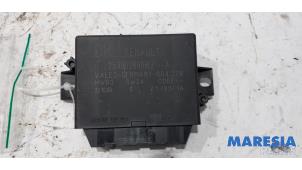 Gebruikte PDC Module Renault Megane III Berline (BZ) 1.4 16V TCe 130 Prijs € 85,00 Margeregeling aangeboden door Maresia Parts