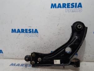 Gebruikte Draagarm onder rechts-voor Peugeot 308 SW (L4/L9/LC/LJ/LR) 2.0 BlueHDi 150 16V Prijs € 30,00 Margeregeling aangeboden door Maresia Parts