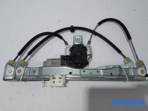 Gebruikte Ruitmechaniek 2Deurs links-voor Citroen DS3 (SA) 1.6 e-HDi Prijs € 40,00 Margeregeling aangeboden door Maresia Parts