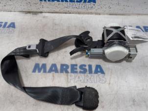 Gebruikte Veiligheidsgordel rechts-voor Peugeot 5008 I (0A/0E) 1.6 HDiF 16V Prijs € 149,99 Margeregeling aangeboden door Maresia Parts