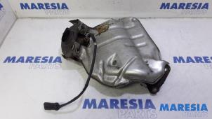 Gebruikte Uitlaatspruitstuk Renault Megane II (BM/CM) 1.6 16V Prijs € 34,50 Margeregeling aangeboden door Maresia Parts