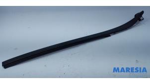 Gebruikte Voorruitlijst Renault Zoé (AG) 46kW Prijs € 45,00 Margeregeling aangeboden door Maresia Parts