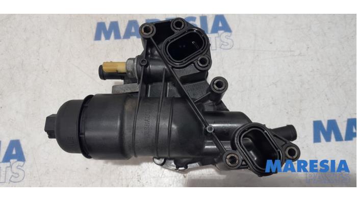 Gebruikte Oliefilterhuis Renault Trafic (1FL/2FL/3FL/4FL) 1.6 dCi 140 Twin Turbo Prijs € 96,80 Inclusief btw aangeboden door Maresia Parts