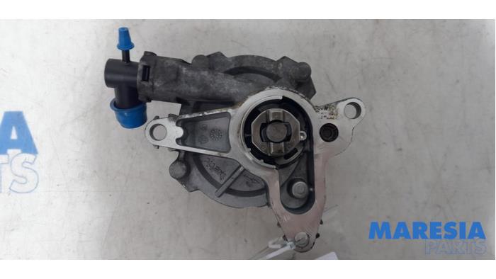 Gebruikte Vacuumpomp (Diesel) Renault Trafic (1FL/2FL/3FL/4FL) 1.6 dCi 140 Twin Turbo Prijs € 50,00 Margeregeling aangeboden door Maresia Parts