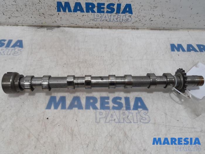 Gebruikte Nokkenas Peugeot 508 SW (8E/8U) 2.0 RXH HYbrid4 16V Prijs € 157,50 Margeregeling aangeboden door Maresia Parts