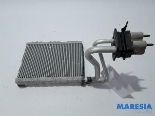 Gebruikte Radiateur Airco Renault Zoé (AG) 46kW Prijs € 60,00 Margeregeling aangeboden door Maresia Parts