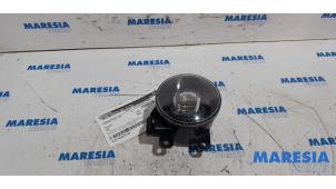 Gebruikte Mistlamp links-voor Peugeot 308 SW (L4/L9/LC/LJ/LR) 2.0 BlueHDi 150 16V Prijs € 49,95 Margeregeling aangeboden door Maresia Parts