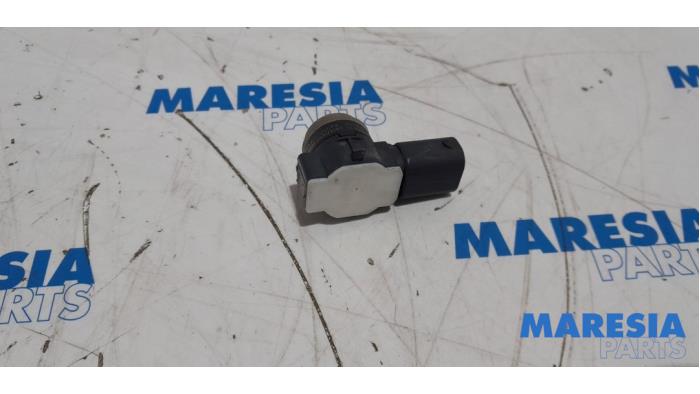 Gebruikte Sensor PDC Peugeot 308 SW (L4/L9/LC/LJ/LR) 2.0 BlueHDi 150 16V Prijs € 19,00 Margeregeling aangeboden door Maresia Parts
