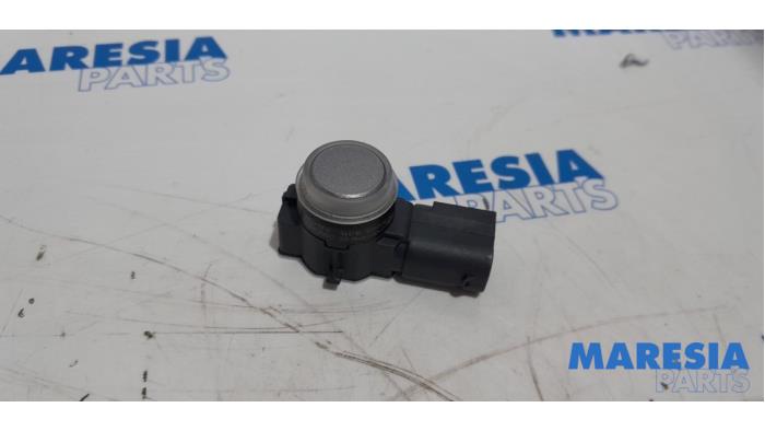 Gebruikte Sensor PDC Peugeot 308 SW (L4/L9/LC/LJ/LR) 2.0 BlueHDi 150 16V Prijs € 19,00 Margeregeling aangeboden door Maresia Parts