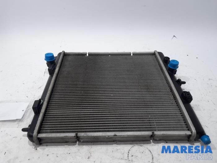 Gebruikte Radiateur Citroen DS3 (SA) 1.4 16V VTi Prijs € 30,00 Margeregeling aangeboden door Maresia Parts