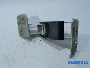 Gebruikte Scharnier Achterklep Citroen Jumpy (G9) 2.0 HDiF 16V 125 Prijs € 60,50 Inclusief btw aangeboden door Maresia Parts