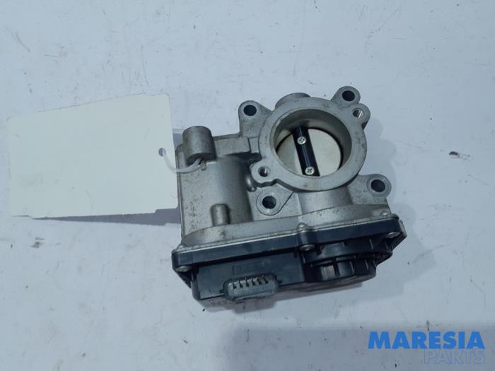 Gebruikte Gasklephuis Renault Clio III (BR/CR) 1.2 16V TCe 100 Prijs € 42,50 Margeregeling aangeboden door Maresia Parts