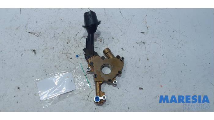 Gebruikte Oliepomp Fiat Panda (312) 0.9 TwinAir Turbo 85 Prijs € 50,00 Margeregeling aangeboden door Maresia Parts