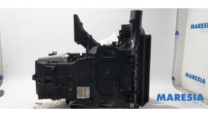 Gebruikte Chaufagebak Renault Clio III Estate/Grandtour (KR) 1.2 16V 75 Prijs € 304,50 Margeregeling aangeboden door Maresia Parts