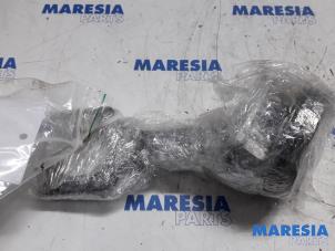 Gebruikte Zuiger Peugeot 3008 I (0U/HU) 1.6 VTI 16V Prijs € 50,00 Margeregeling aangeboden door Maresia Parts