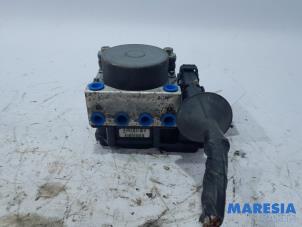 Gebruikte ABS Pomp Renault Clio III Estate/Grandtour (KR) 1.2 16V 75 Prijs € 65,00 Margeregeling aangeboden door Maresia Parts