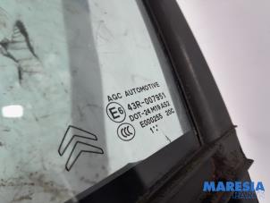 Gebruikte Driehoeks Ruit links-voor Citroen C3 (SC) 1.6 HDi 92 Prijs € 40,00 Margeregeling aangeboden door Maresia Parts