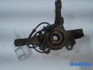 Gebruikte Fusee rechts-voor Alfa Romeo MiTo (955) 1.4 Turbo 16V Prijs € 30,00 Margeregeling aangeboden door Maresia Parts