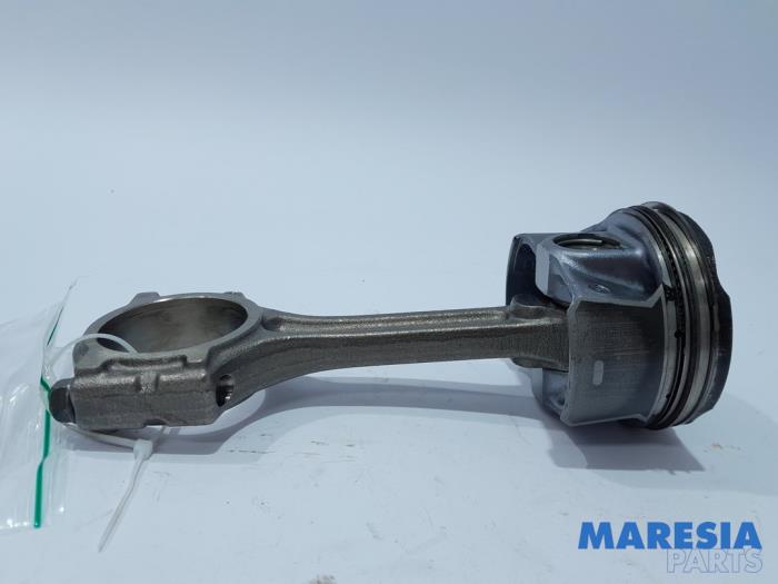 Zuiger Renault Scénic III (JZ), 2009 / 2016 1.2 16V TCe 130, MPV, Benzine, 1.197cc, 97kW (132pk), FWD, H5F404; H5FB4, 2013-01 / 2016-09, JZ160; JZD60; JZD6J (Gebruikt)