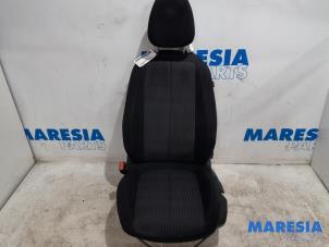 Gebruikte Voorstoel links Peugeot 308 (L3/L8/LB/LH/LP) 1.2 12V e-THP PureTech 130 Prijs € 141,75 Margeregeling aangeboden door Maresia Parts