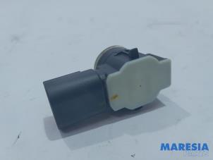 Gebruikte Sensor PDC Peugeot 208 I (CA/CC/CK/CL) 1.2 Vti 12V PureTech 82 Prijs € 19,00 Margeregeling aangeboden door Maresia Parts