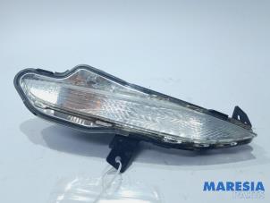 Gebruikte Knipperlicht links Peugeot 308 (L3/L8/LB/LH/LP) 1.6 BlueHDi 120 Prijs € 30,25 Inclusief btw aangeboden door Maresia Parts