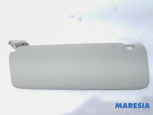 Gebruikte Zonneklep Renault Trafic (1FL/2FL/3FL/4FL) 1.6 dCi 90 Prijs € 30,25 Inclusief btw aangeboden door Maresia Parts