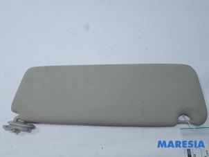 Gebruikte Zonneklep Renault Trafic (1FL/2FL/3FL/4FL) 1.6 dCi 90 Prijs € 30,25 Inclusief btw aangeboden door Maresia Parts