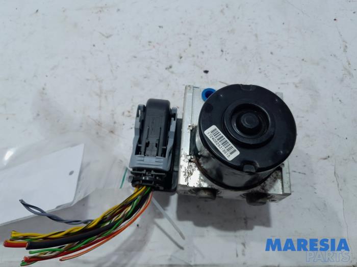 Gebruikte ABS Pomp Fiat Doblo Cargo (263) 1.4 T-Jet 16V Prijs € 72,60 Inclusief btw aangeboden door Maresia Parts