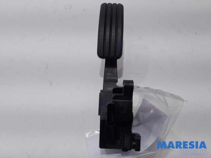 Gebruikte Gaspedaalpositie Sensor Renault Megane III Grandtour (KZ) 1.2 16V TCE 115 Prijs € 45,00 Margeregeling aangeboden door Maresia Parts