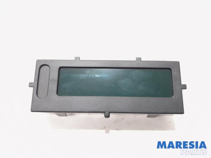 Gebruikte Display Interieur Renault Wind (EN/E4) 1.2 16V GT TCE eco2 Prijs € 30,00 Margeregeling aangeboden door Maresia Parts