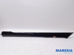 Gebruikte Sierstrip Renault Wind (EN/E4) 1.2 16V GT TCE eco2 Prijs € 50,00 Margeregeling aangeboden door Maresia Parts