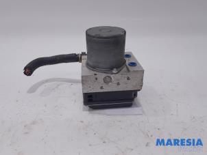 Gebruikte ABS Pomp Renault Wind (EN/E4) 1.2 16V GT TCE eco2 Prijs € 157,50 Margeregeling aangeboden door Maresia Parts