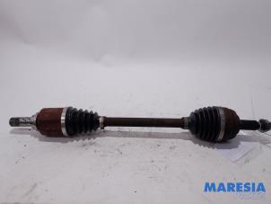 Gebruikte Aandrijfas links-voor Renault Grand Scénic III (JZ) 1.4 16V TCe 130 Prijs € 50,00 Margeregeling aangeboden door Maresia Parts