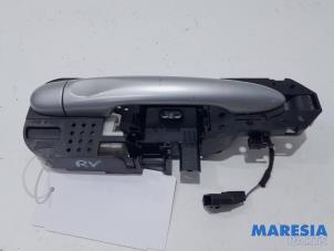 Gebruikte Portiergreep 4Deurs rechts-voor Renault Grand Scénic III (JZ) 1.4 16V TCe 130 Prijs € 25,00 Margeregeling aangeboden door Maresia Parts