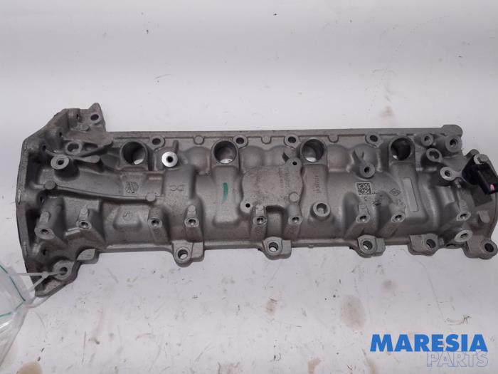 Gebruikte Kleppendeksel Renault Captur I (2R) 1.3 TCE 150 16V Prijs € 79,99 Margeregeling aangeboden door Maresia Parts