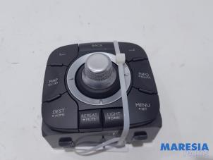 Gebruikte Regelunit Multi Media Renault Grand Scénic III (JZ) 1.4 16V TCe 130 Prijs € 55,00 Margeregeling aangeboden door Maresia Parts