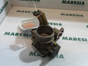 Gebruikte Gasklephuis Renault Megane Coupé (DA) 1.6i Prijs € 45,00 Margeregeling aangeboden door Maresia Parts