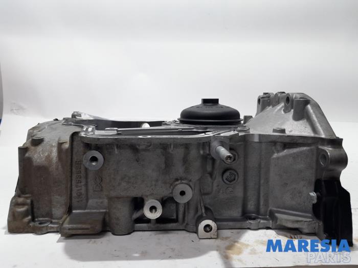 Carterpan van een Renault Captur (2R) 1.3 TCE 150 16V 2019