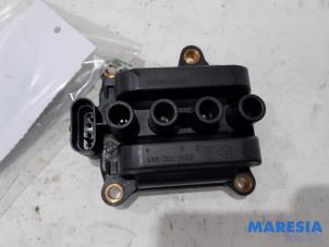 Gebruikte Bobine Renault Clio III Estate/Grandtour (KR) 1.2 16V 75 Prijs € 20,00 Margeregeling aangeboden door Maresia Parts