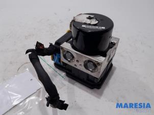 Gebruikte ABS Pomp Renault Megane III Grandtour (KZ) 1.2 16V TCE 115 Prijs € 207,90 Margeregeling aangeboden door Maresia Parts