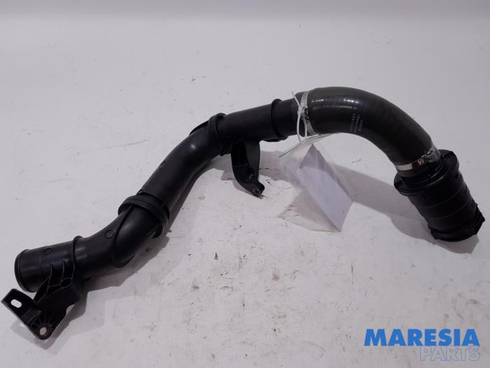 Gebruikte Intercooler Buis Renault Trafic (1FL/2FL/3FL/4FL) 1.6 dCi 95 Prijs € 84,70 Inclusief btw aangeboden door Maresia Parts